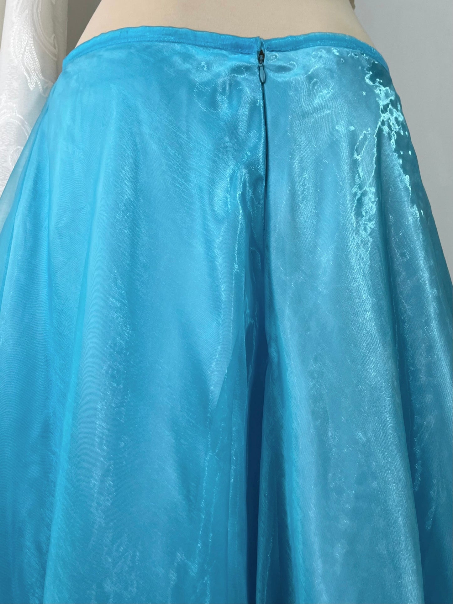 Vintage fairy set, 2 pieces:
Corset and chiffon skirt with inner silk satin, featuring exquisite hand embroidered floral beadwork