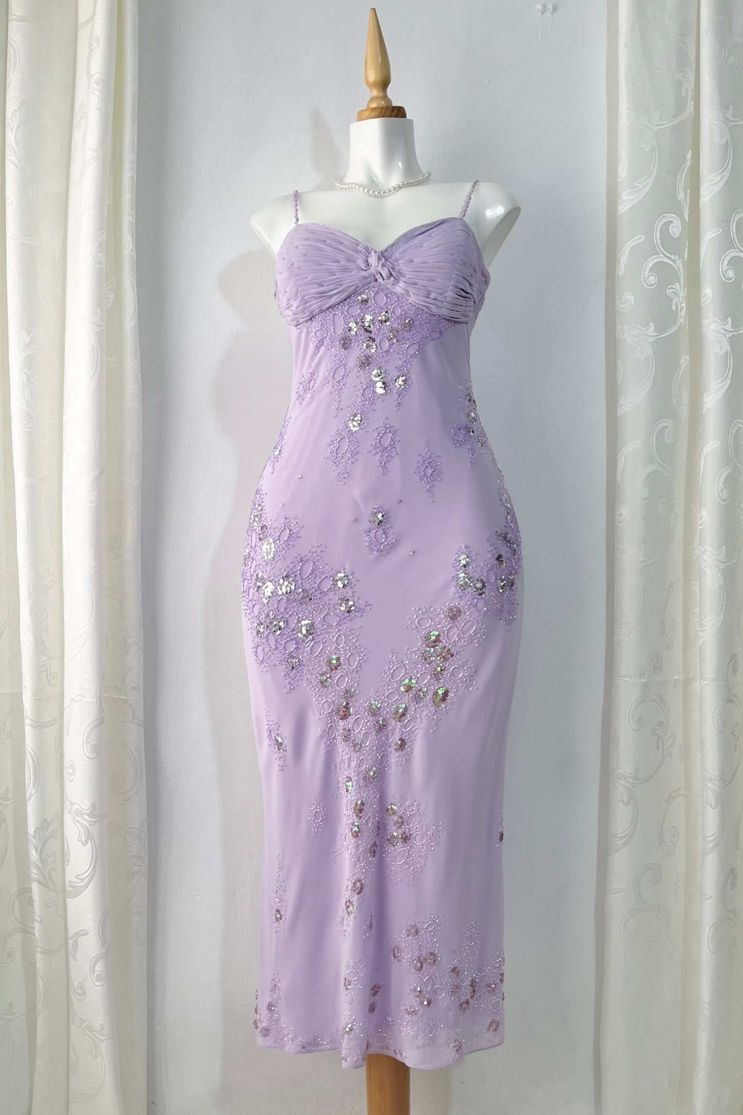Captivating long dress in pastel lavender with sequin and bead embroidery