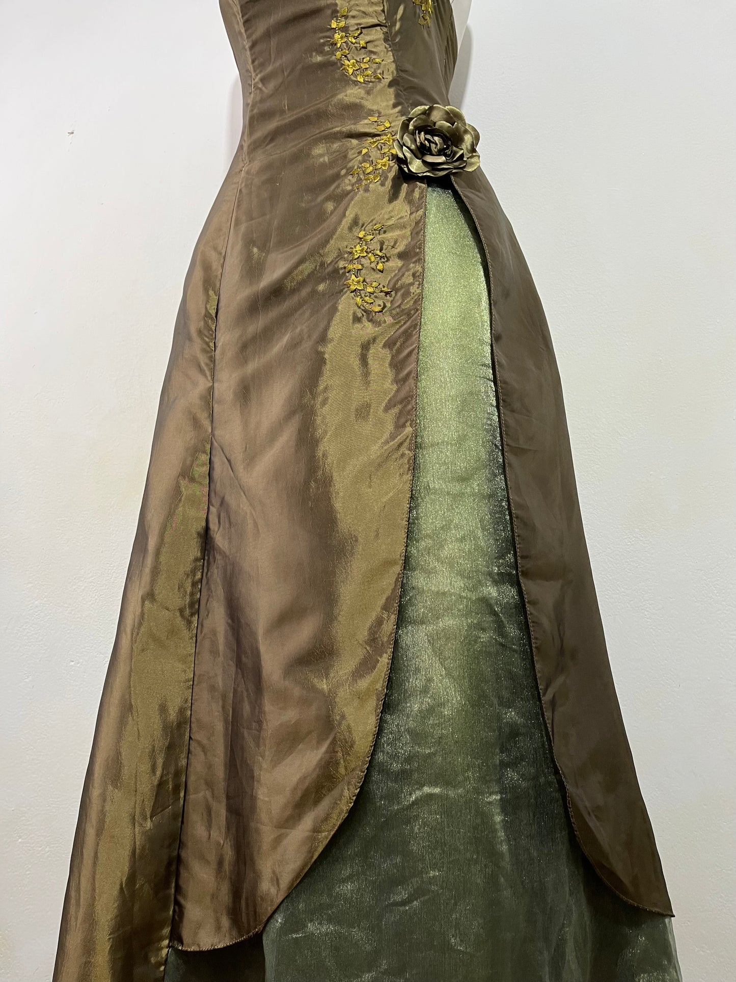 Moss green taffeta corset dress with floral embroidery- size M/L
