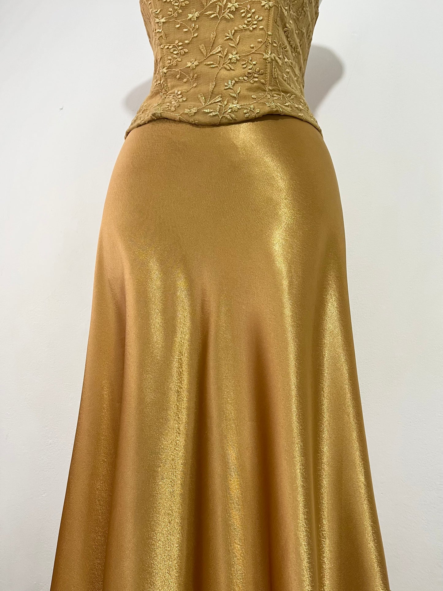 3-piece champagne set: corset, skirt, and matching shawl - Size S