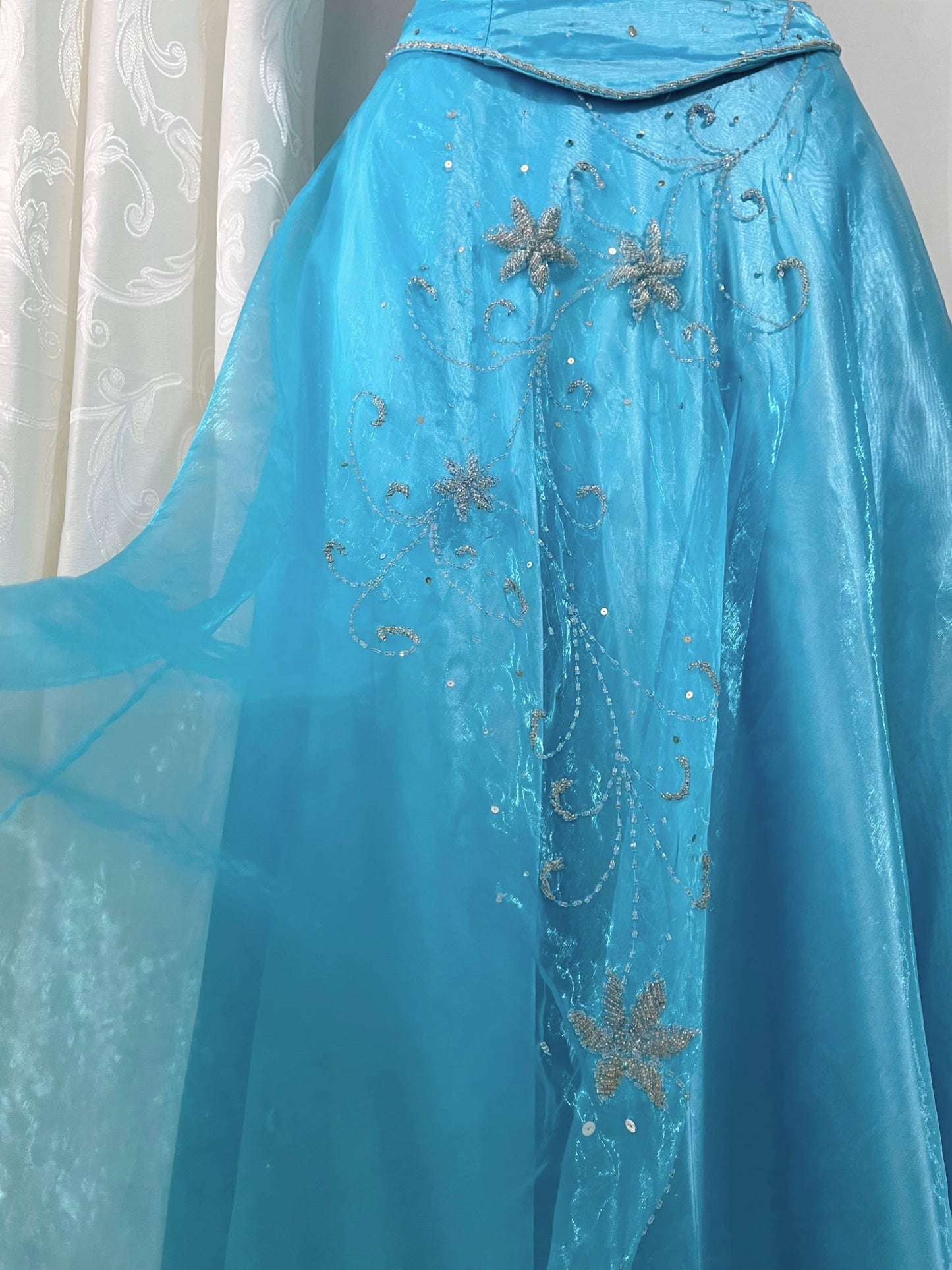 Vintage fairy set, 2 pieces:
Corset and chiffon skirt with inner silk satin, featuring exquisite hand embroidered floral beadwork