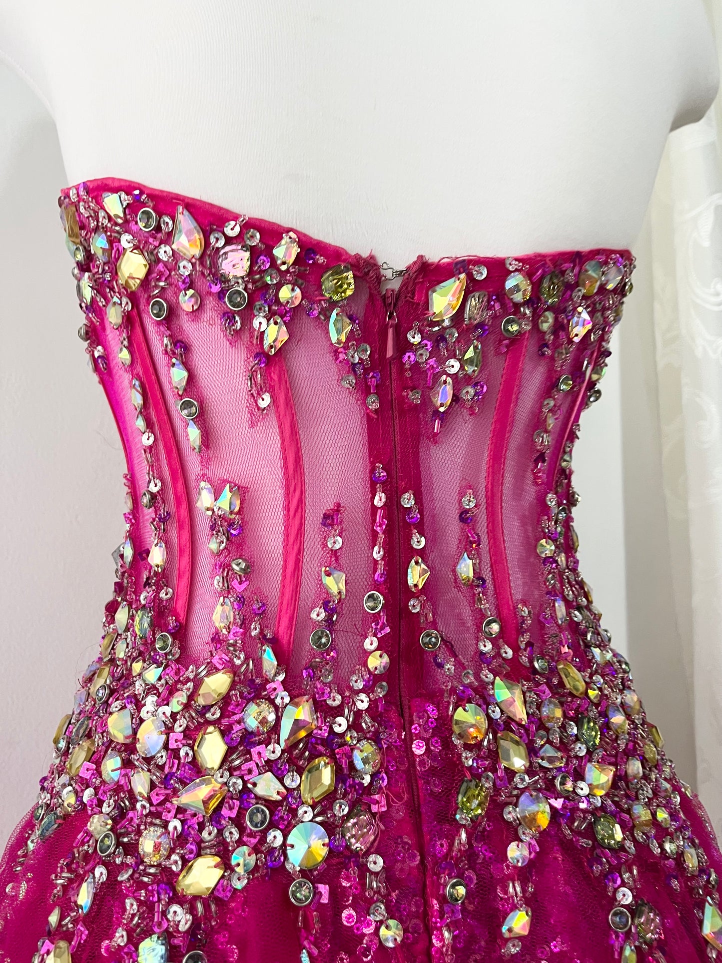 Captivating corset dress in magenta tulle with hand-embroidered rhinestones + matching shawl-size S