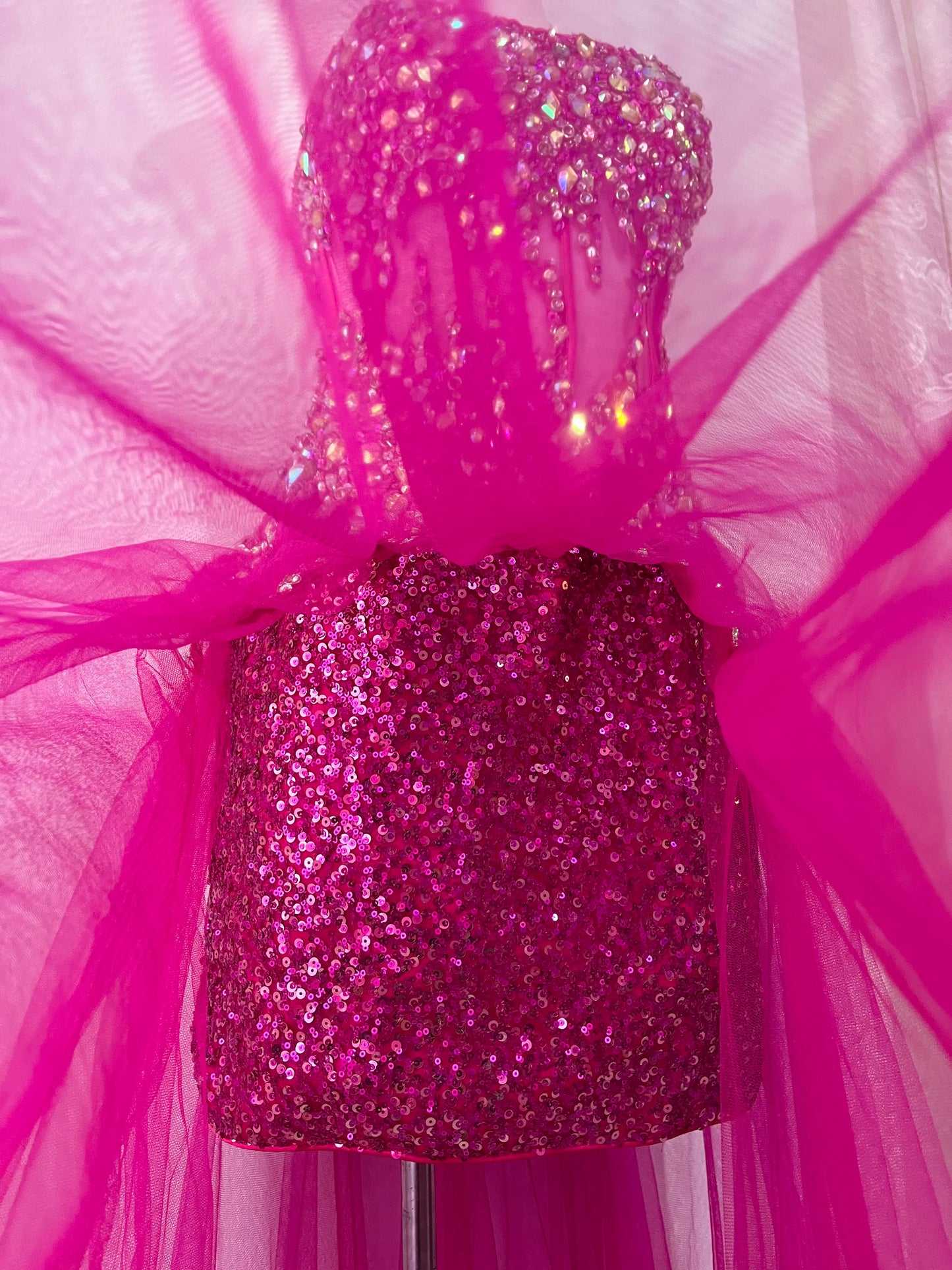 Captivating corset dress in magenta tulle with hand-embroidered rhinestones + matching shawl-size S