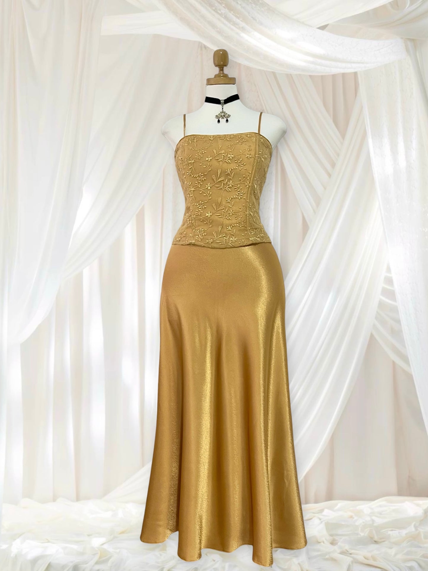 3-piece champagne set: corset, skirt, and matching shawl - Size S