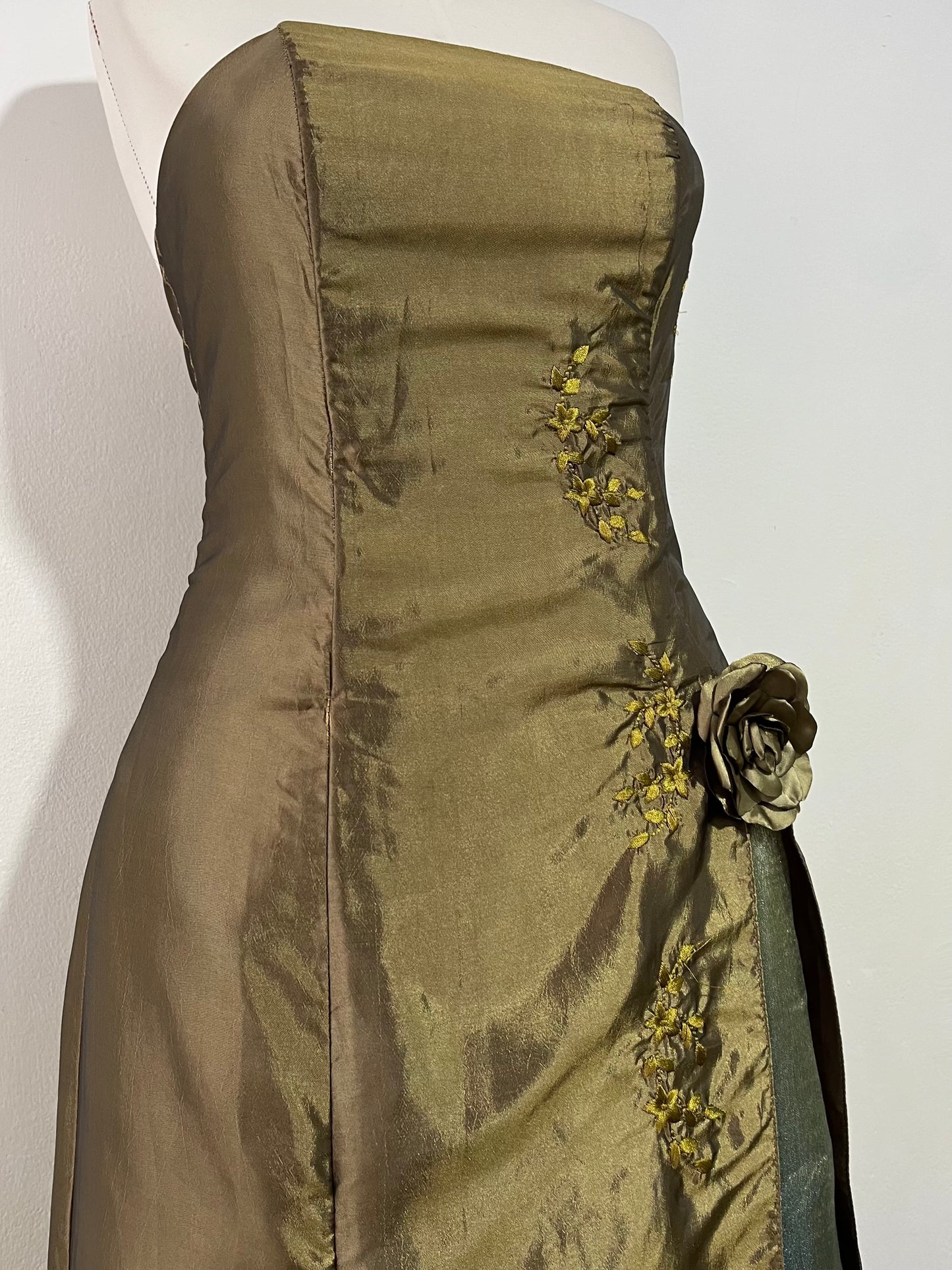 Moss green taffeta corset dress with floral embroidery- size M/L