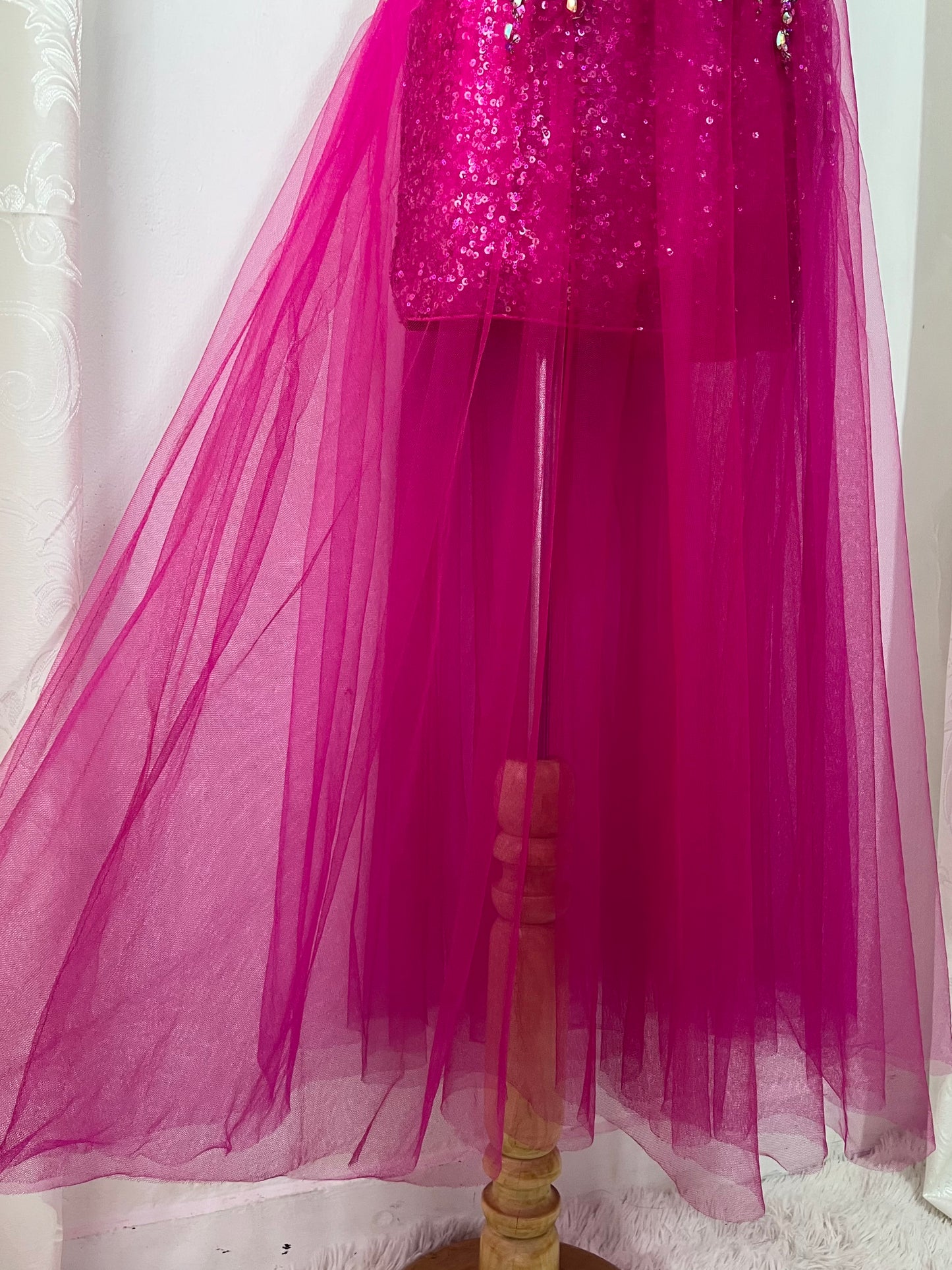 Captivating corset dress in magenta tulle with hand-embroidered rhinestones + matching shawl-size S