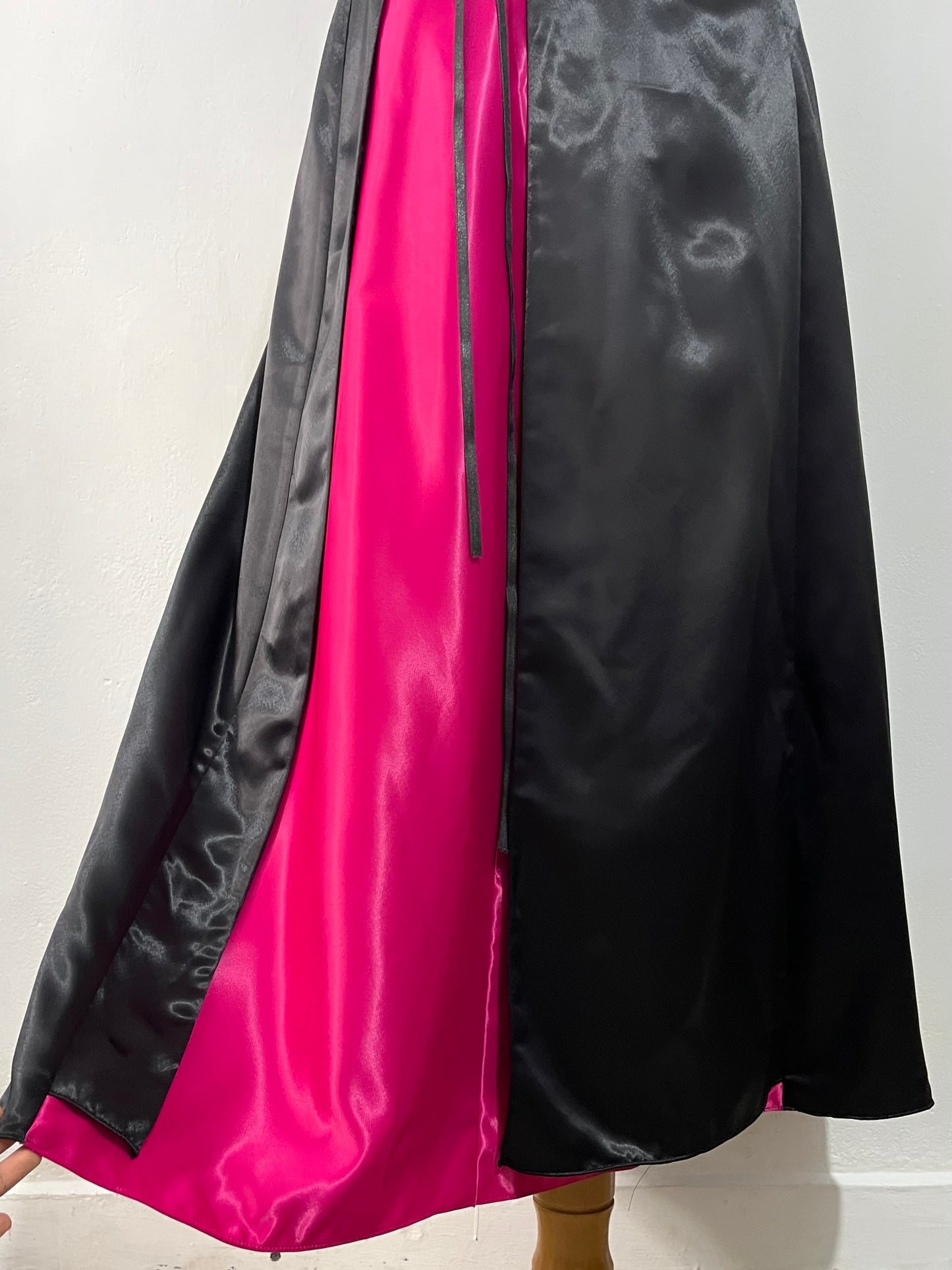 Noir and fuchsia corset dress with floral embroidery, rhinestones and adjustable strap