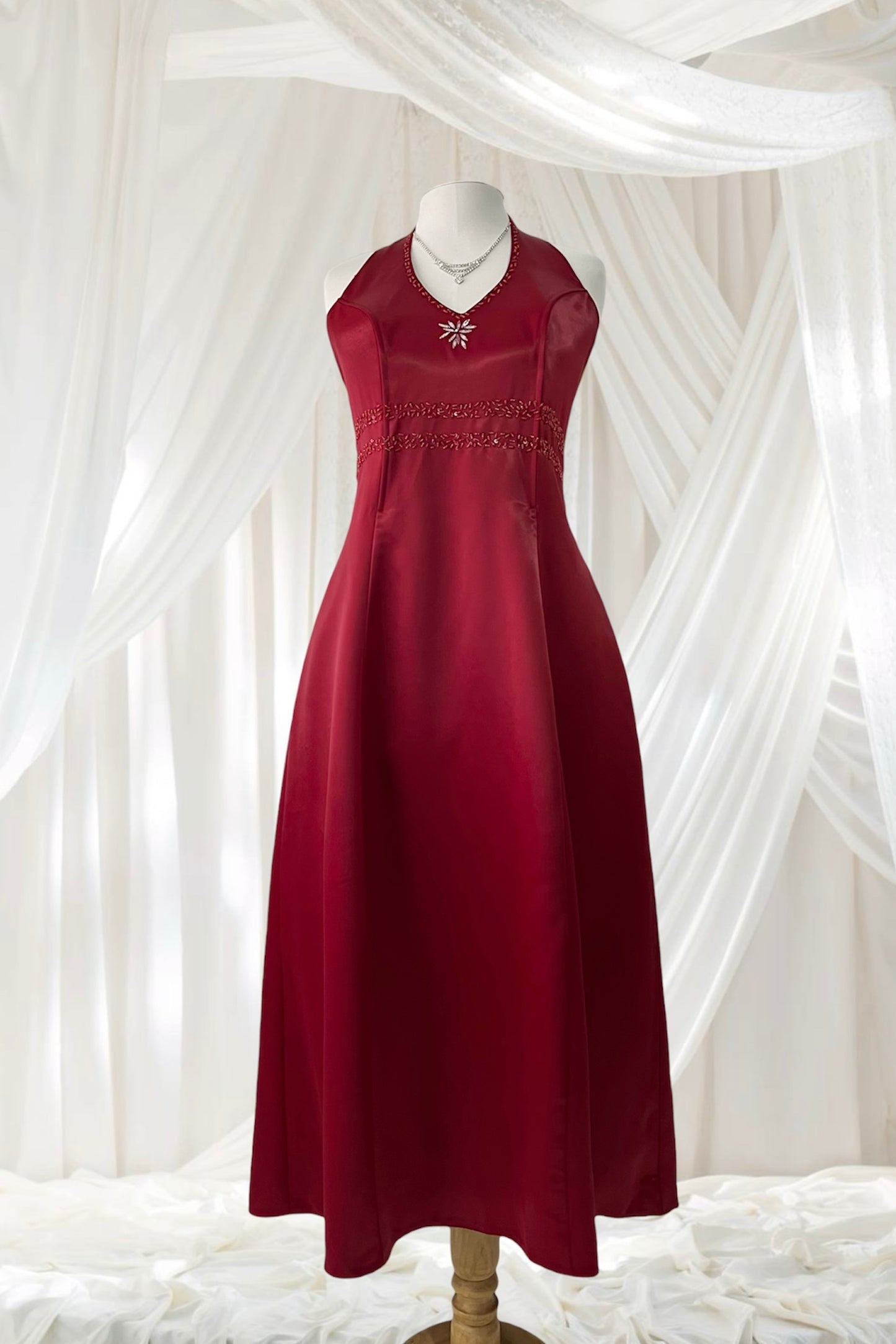 Reddish gown with corset and hand-embroidered embellishments- size XL