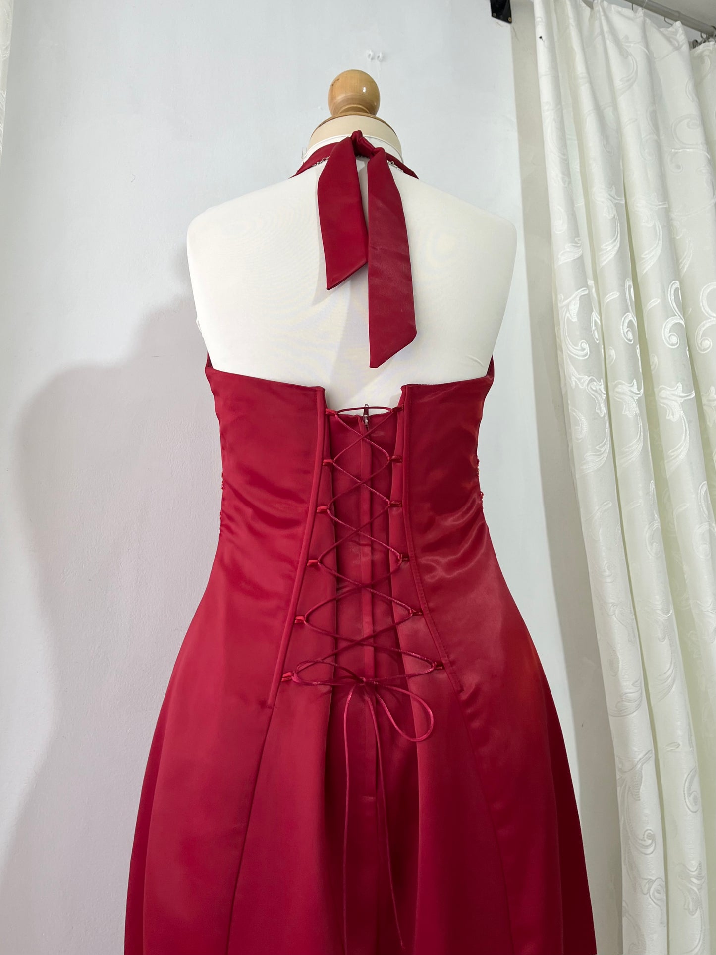 Reddish gown with corset and hand-embroidered embellishments- size XL