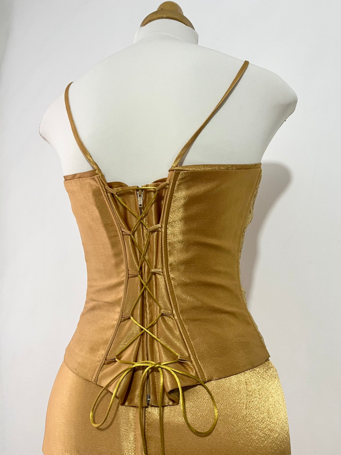 3-piece champagne set: corset, skirt, and matching shawl - Size S