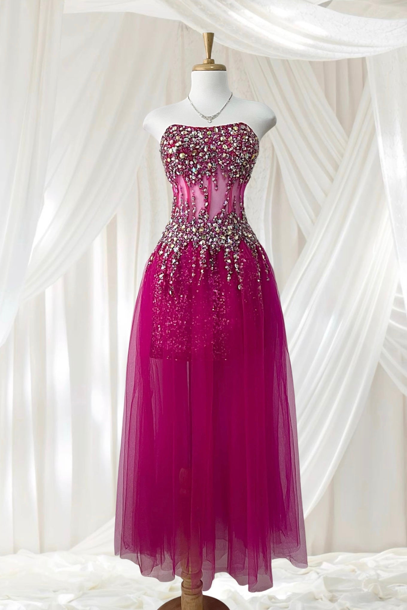 Captivating corset dress in magenta tulle with hand-embroidered rhinestones + matching shawl-size S