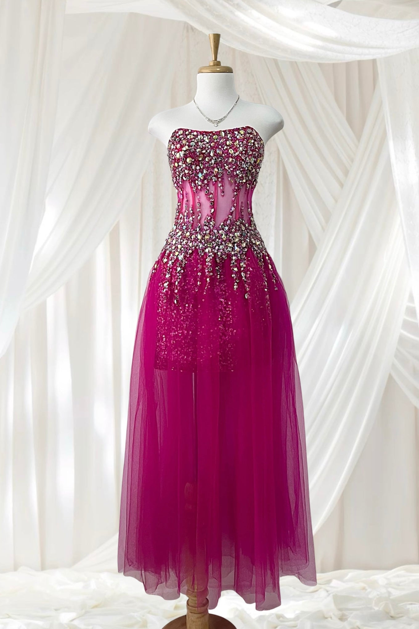 Captivating corset dress in magenta tulle with hand-embroidered rhinestones + matching shawl-size S